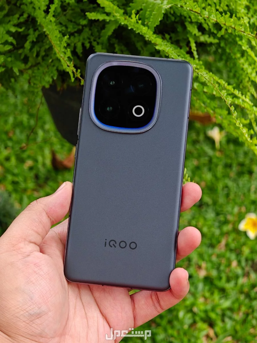 مواصفات وسعر هاتف فيفو iQOO 13 مع المميزات والعيوب vivo iQOO 13