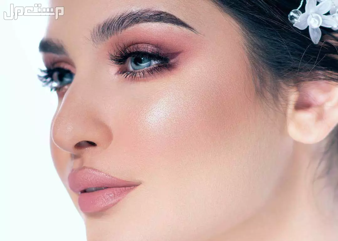 أفضل مكياج ناعم وخفيف للدوام 2025 مع الصور مكياج خفيف يحمي البشرة