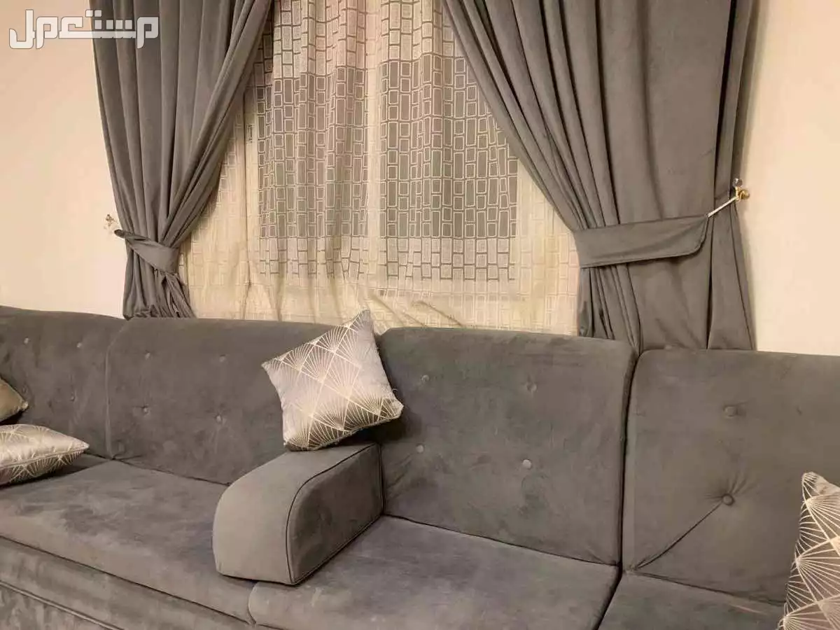 كنب شبهه جديد استعمال لمدة سنه السعر 800
