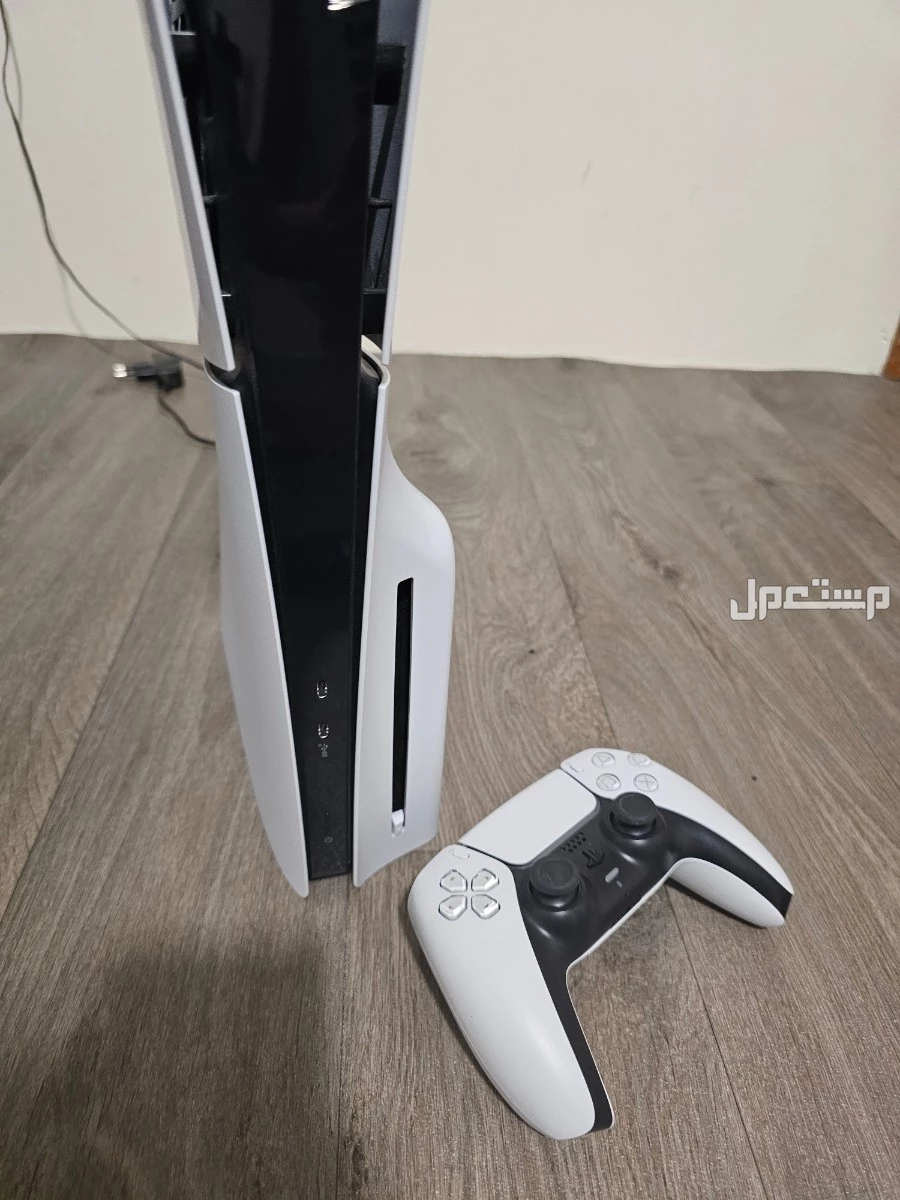سوني 5 سليم مدخل cd في أبهــــا للبيع