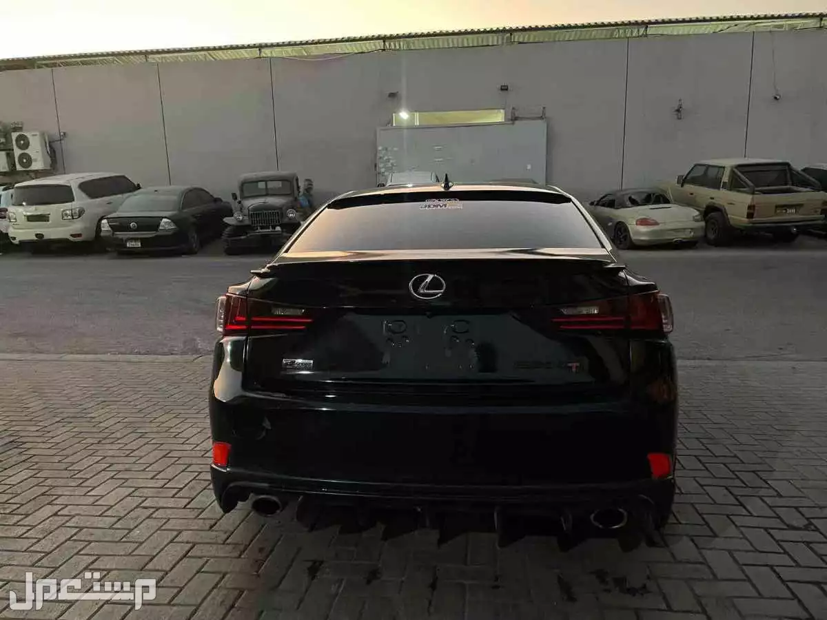 لكزس IS 2016 في دبي بسعر 42 ألف درهم إماراتي