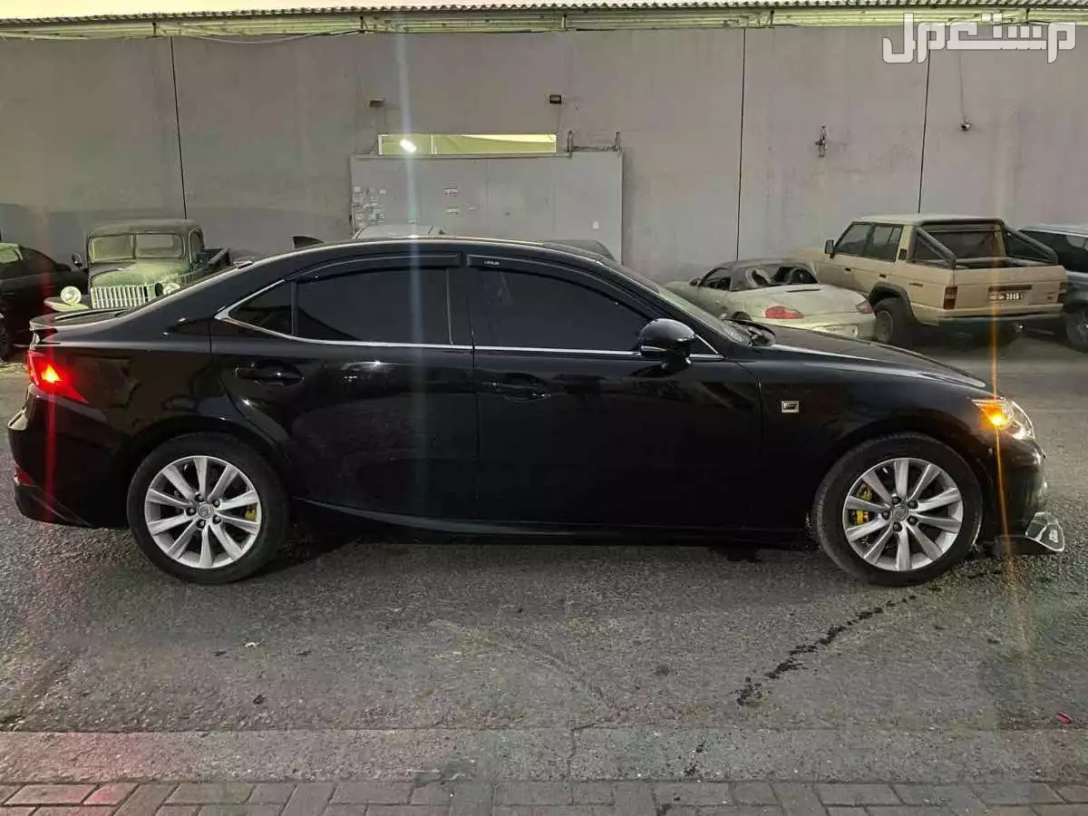 لكزس IS 2016 في دبي بسعر 42 ألف درهم إماراتي