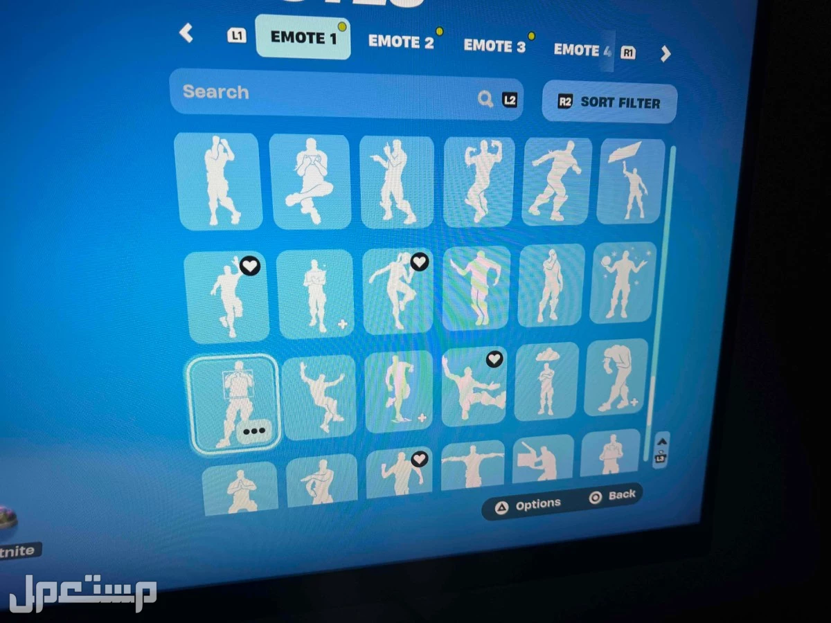 حساب فورت نايت مع ابيك اساسي 150 سكن