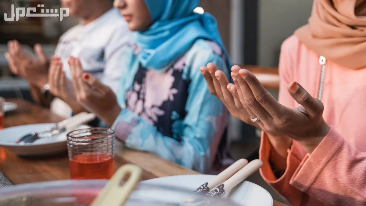 فضل صيام الاثنين والخميس والايام البيض من كل شهر فضل صيام الاثنين والخميس والايام البيض من كل شهر