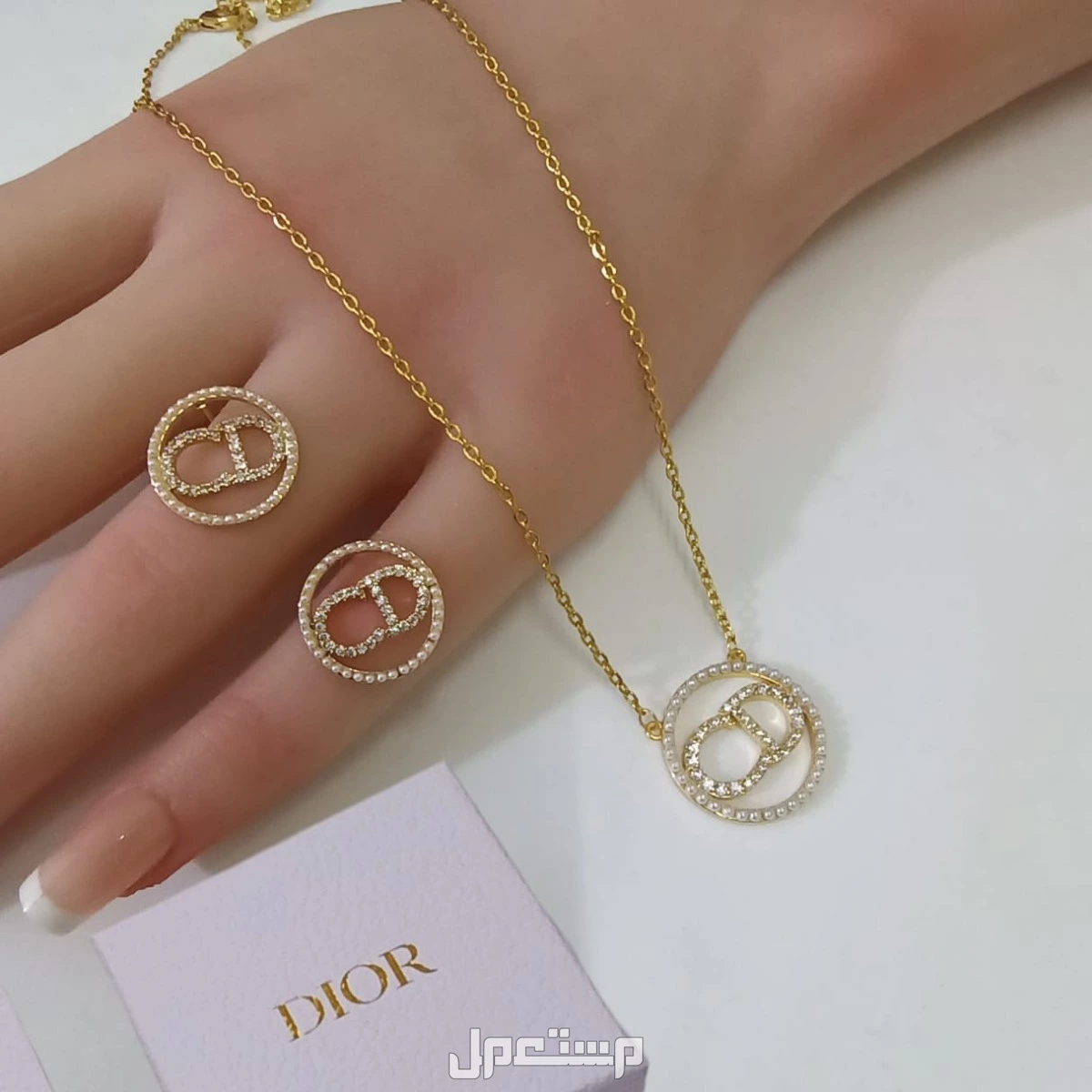 عرض اطقم اكسسوارات ماركات سلسال وحلق
