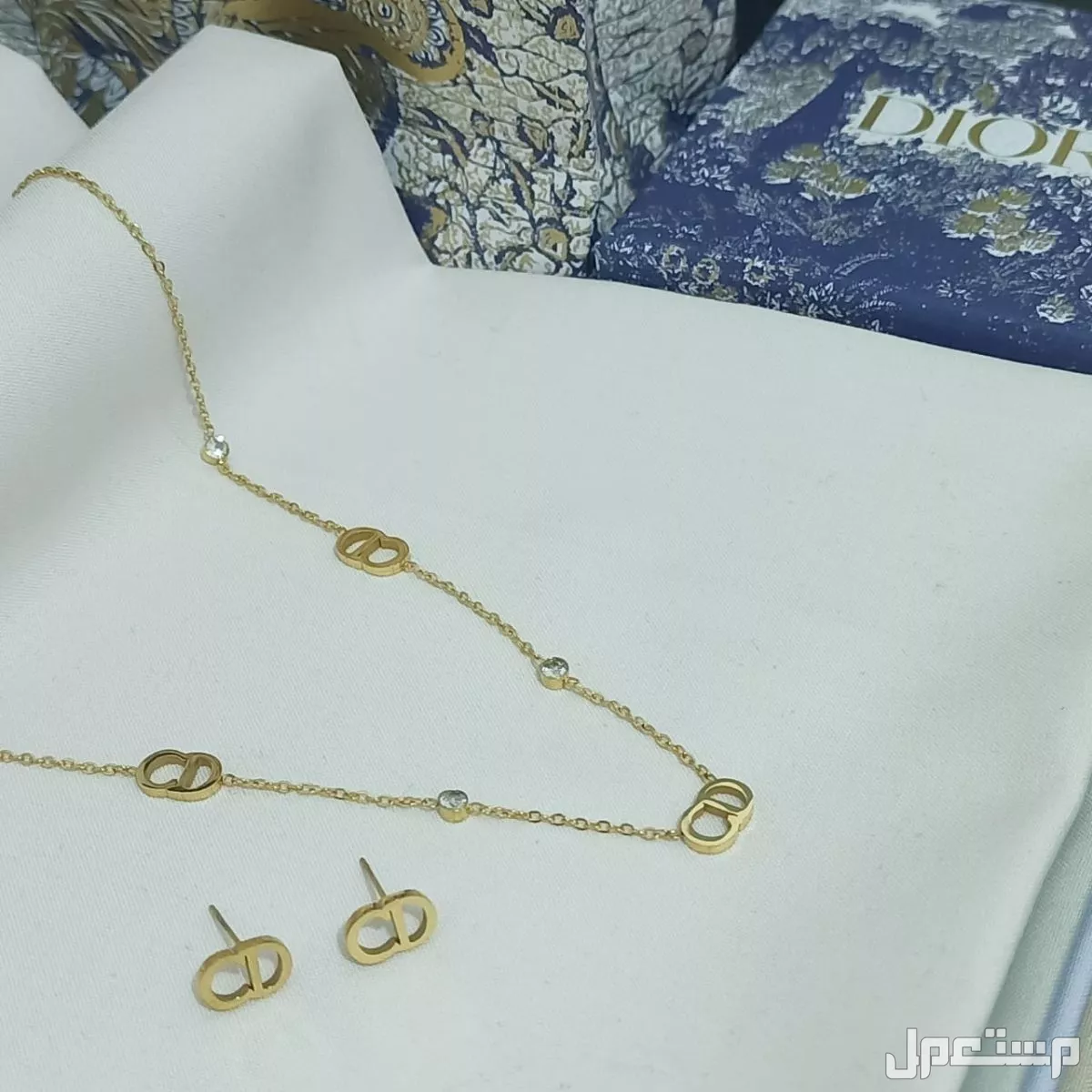 عرض اطقم اكسسوارات ماركات سلسال وحلق
