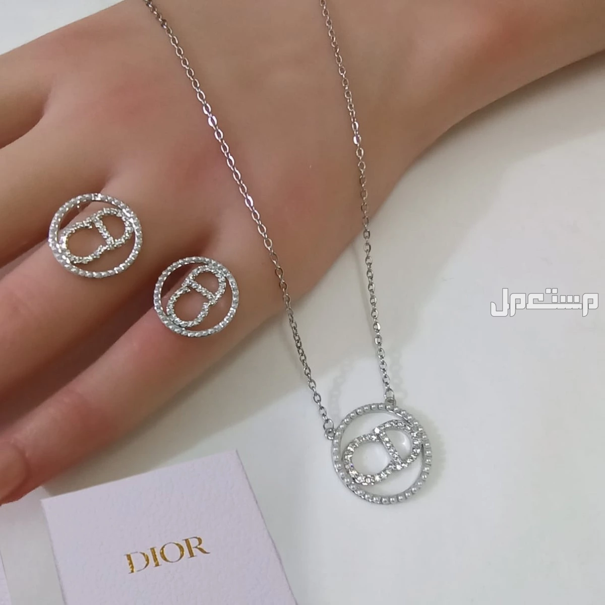 عرض اطقم اكسسوارات ماركات سلسال وحلق