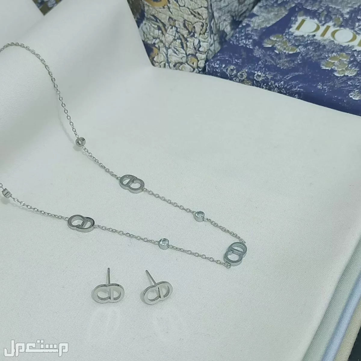 عرض اطقم اكسسوارات ماركات سلسال وحلق