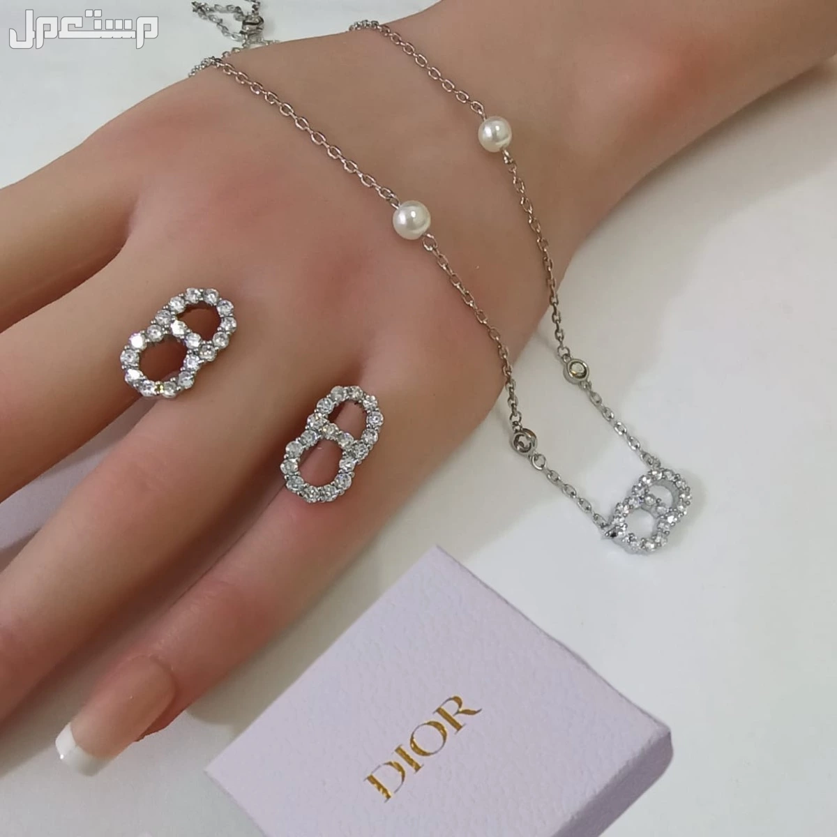 عرض اطقم اكسسوارات ماركات سلسال وحلق
