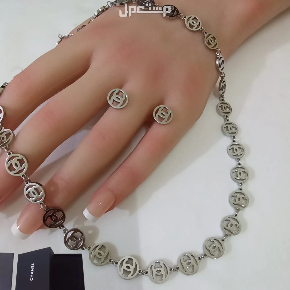 عرض اطقم اكسسوارات ماركات سلسال وحلق