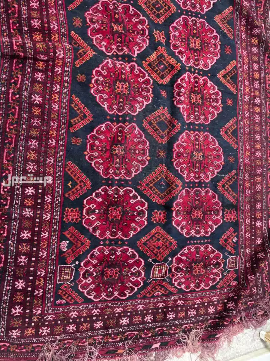 سجاد ايراني صناعه يدويه عمره اكثر من 70 سنه