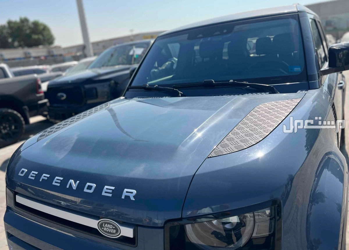 لاند روفر ديفيندر 2020 في دبي بسعر 219 ألف درهم إماراتي