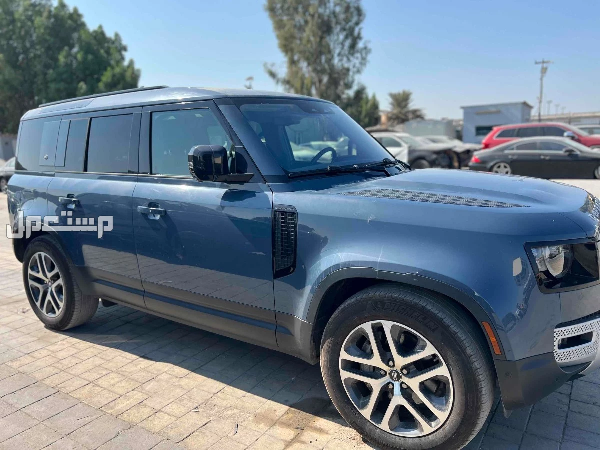 لاند روفر ديفيندر 2020 في دبي بسعر 219 ألف درهم إماراتي