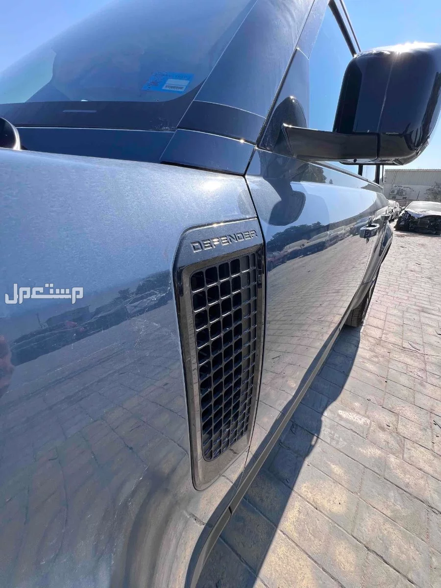 لاند روفر ديفيندر 2020 في دبي بسعر 219 ألف درهم إماراتي
