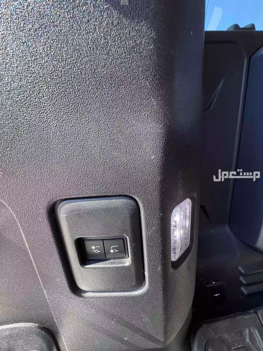 لاند روفر ديفيندر 2020 في دبي بسعر 219 ألف درهم إماراتي