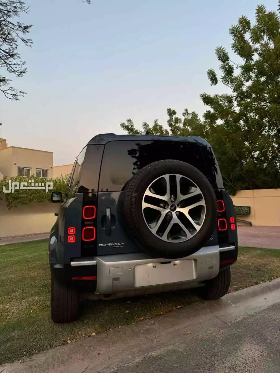 لاند روفر ديفيندر 2020 في دبي بسعر 219 ألف درهم إماراتي