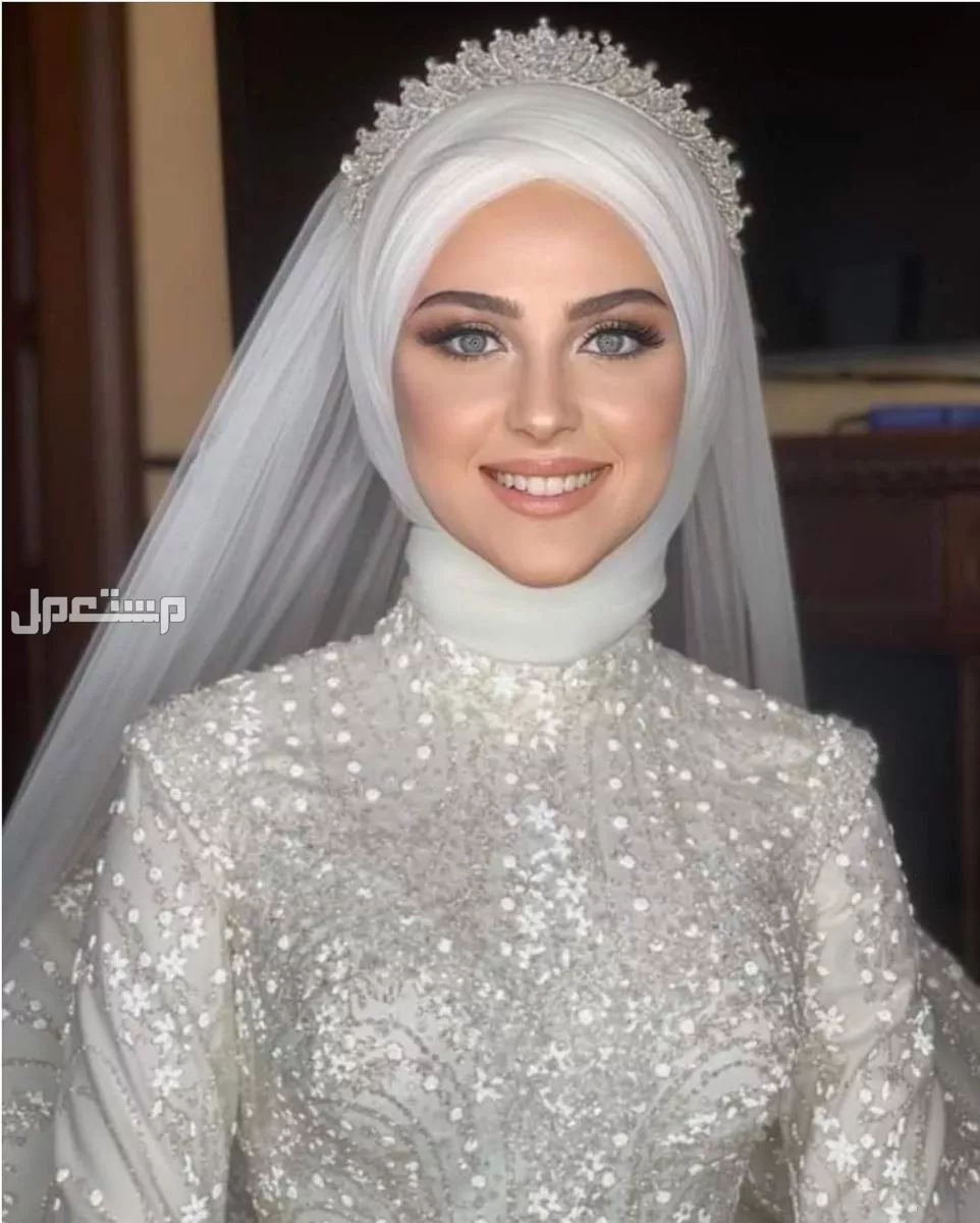 كيفية اختيار طرحة العروس المحجبة.. أنواعها بحسب شكل الوجه طرح رائعة للعروس
