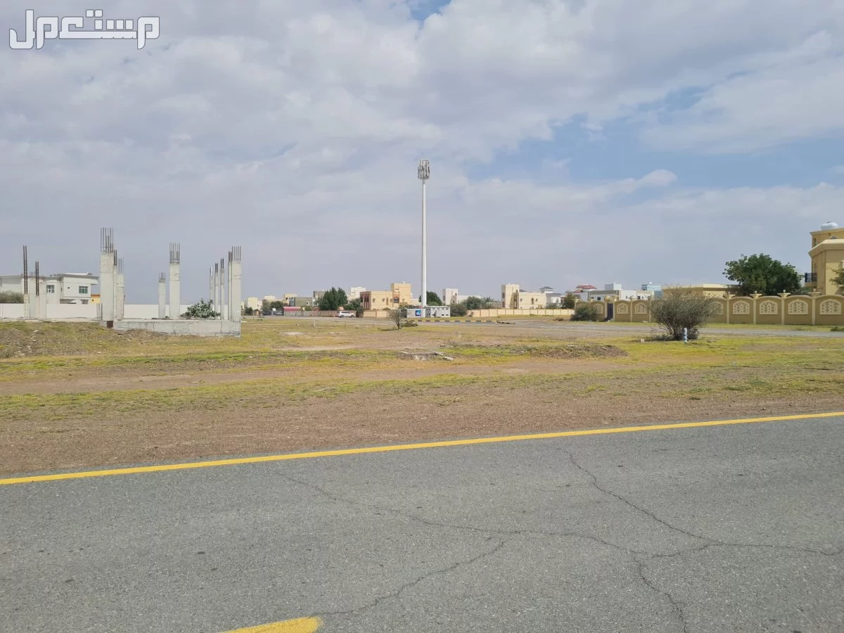 أرض للبيع في المنامة على الطريق مباشر قريبة من مسجد السويحي