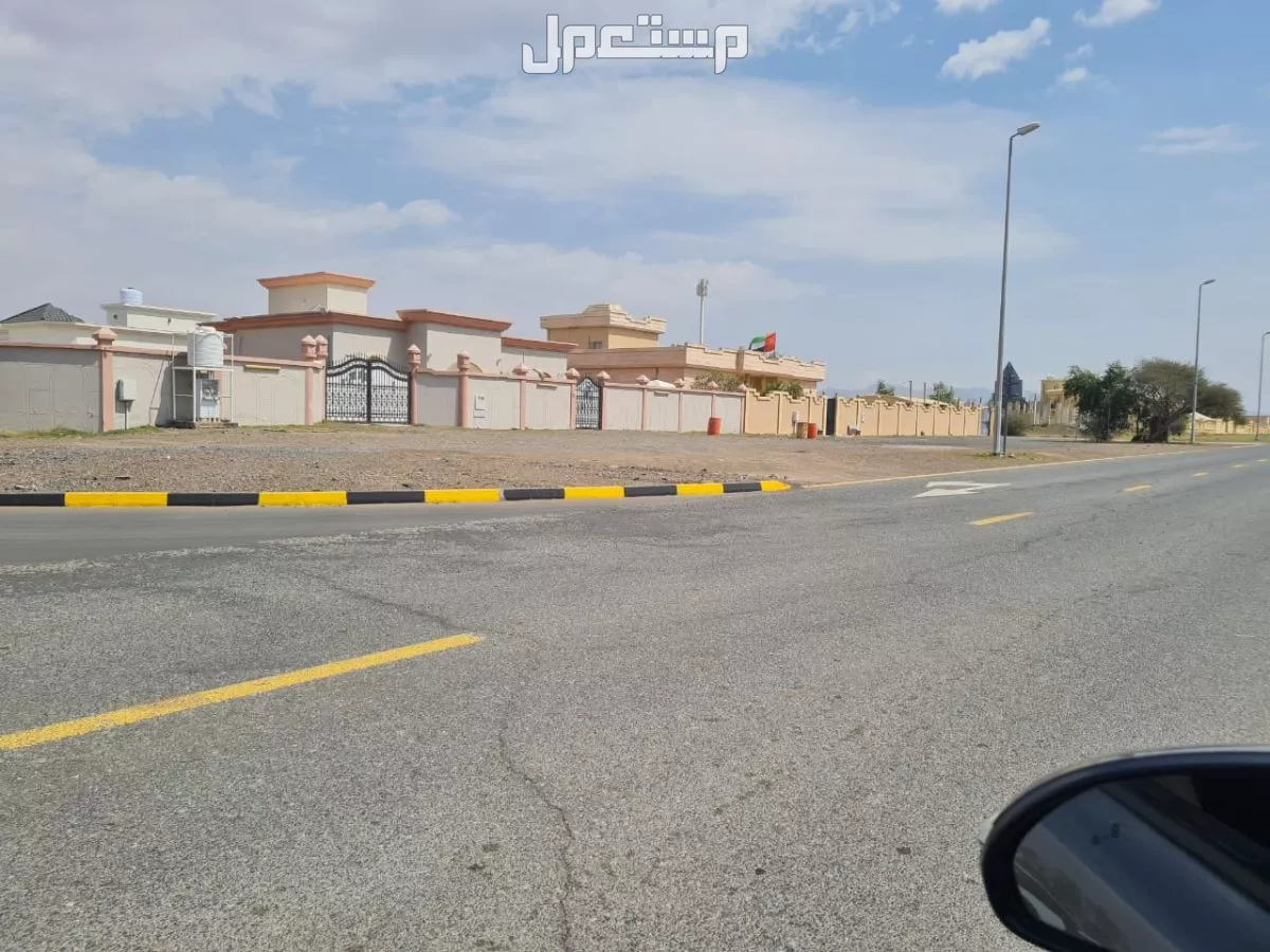 أرض للبيع في المنامة على الطريق مباشر قريبة من مسجد السويحي