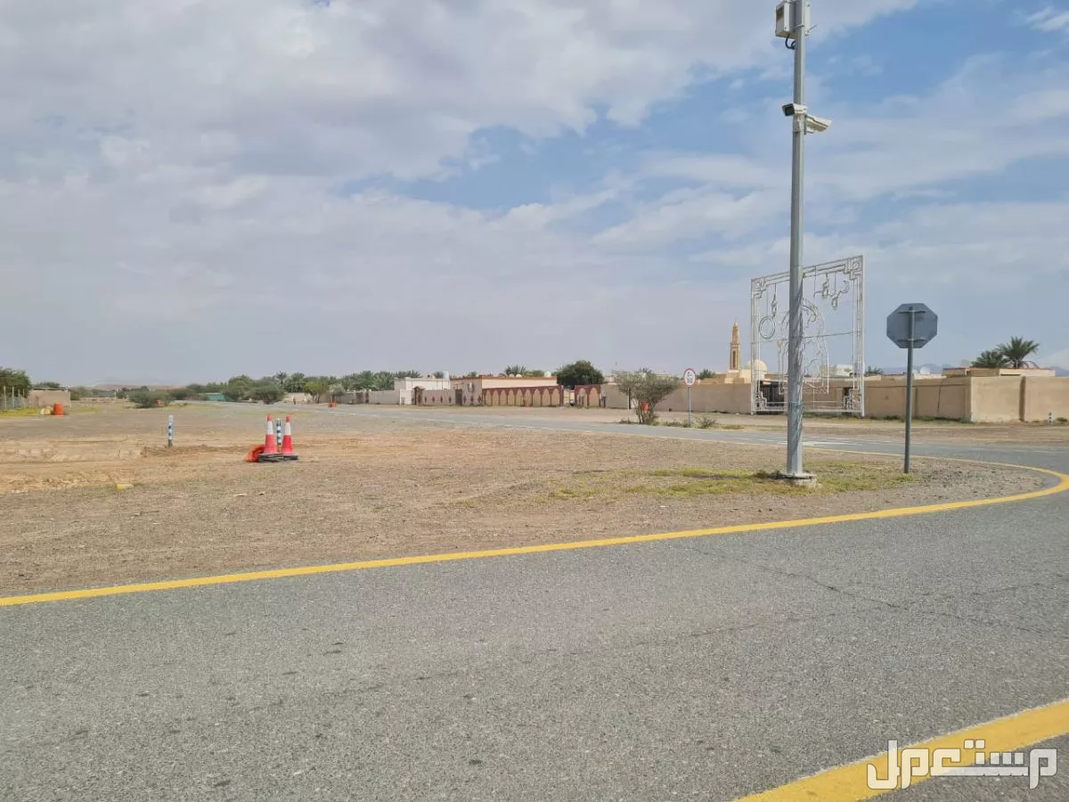 أرض للبيع في المنامة على الطريق مباشر قريبة من مسجد السويحي