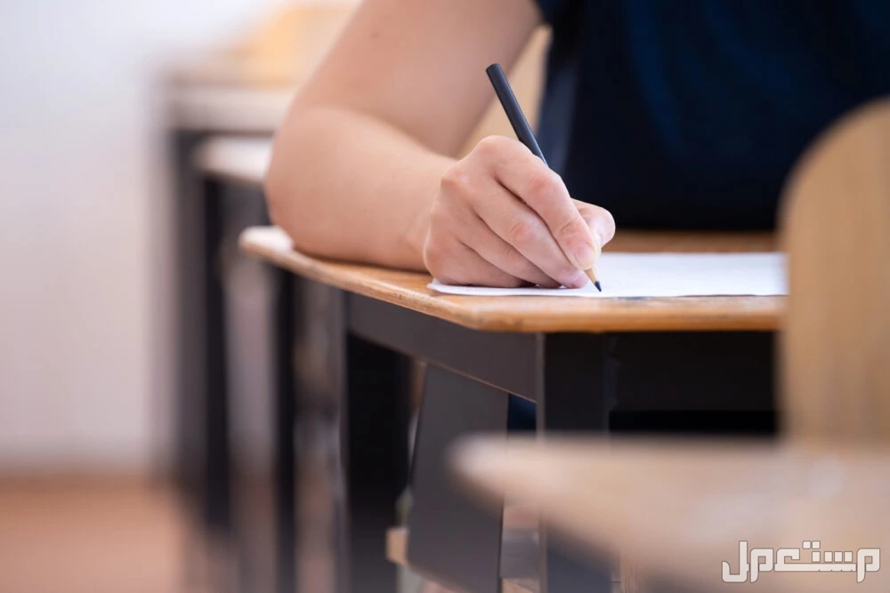 موضوع تعبير عن اليوم العالمي للغة العربية 2024 طالب يكتب باللغة العربية