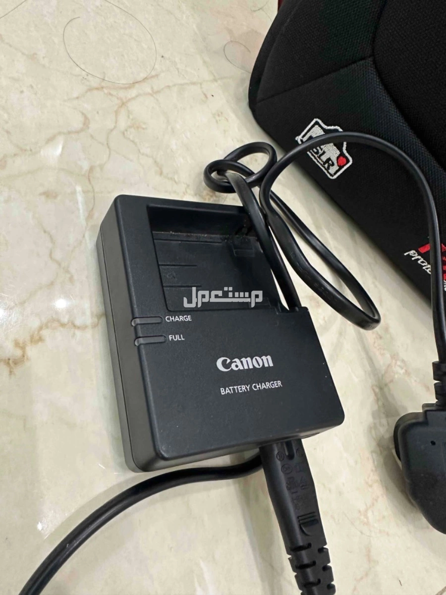 كاميرا كانون 700D في الرياض بسعر ألف ريال سعودي