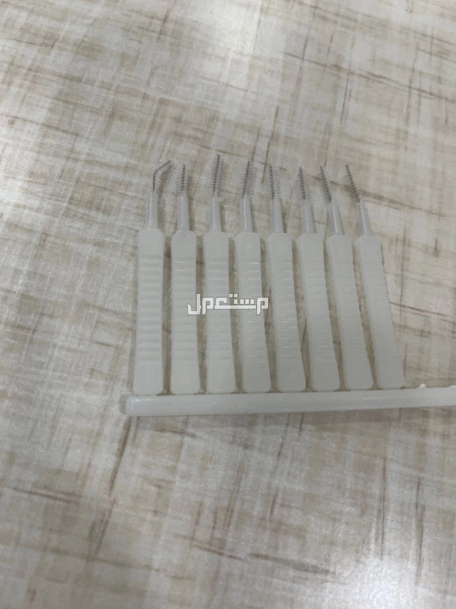 ينضف الفتحات الصغيرة لتنضيف الجوتل في الأحساء بسعر 5 ريال سعودي