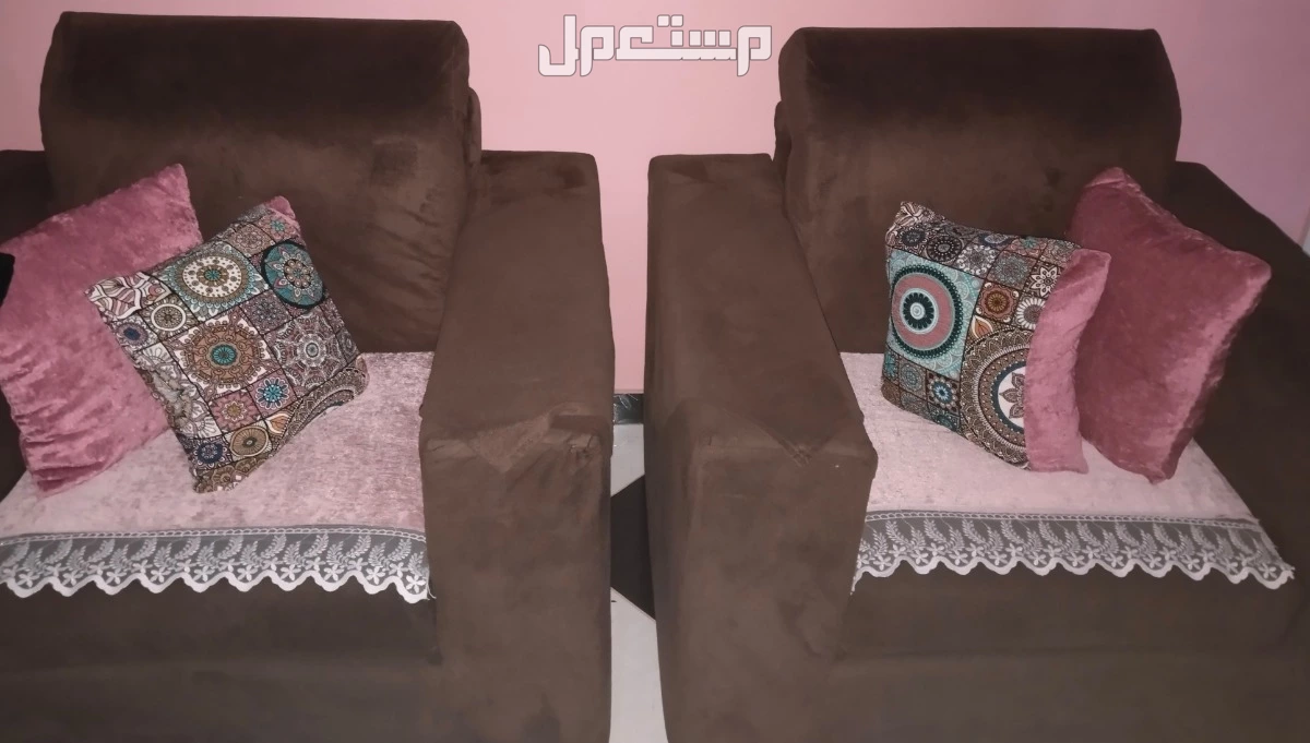 للبيع انتريه 2 كنبة و2 كرسي بسعر 20000