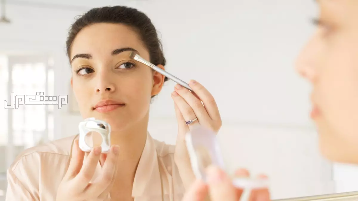كيفية وضع مكياج الوجه بالترتيب الصحيح بالخطوات (صور) طريقة وضع مكياج كامل للوجه