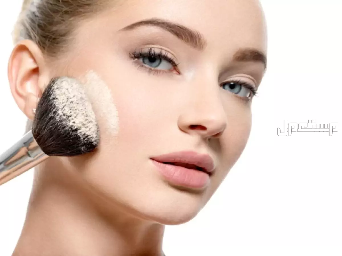 كيفية وضع مكياج الوجه بالترتيب الصحيح بالخطوات (صور) أحمر الشفاه