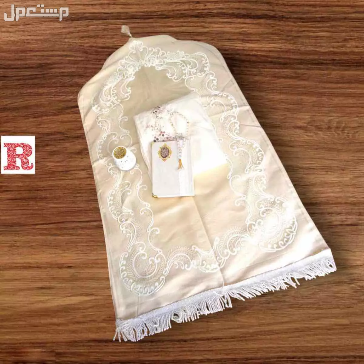 🌹عروضنا مستمره 🌹أطقم نسائيه صلاة خامه نظيف 🌹الطقم يتكون من 🌹سجاد صلاة محراب مبطن 🌹شرشف صلاة قطن 🌹الشرشف متوفر مرد /سحاب 🌹 مصحف نفس الصوره 🌹 مبخره +سبحه 🌹 بوكس