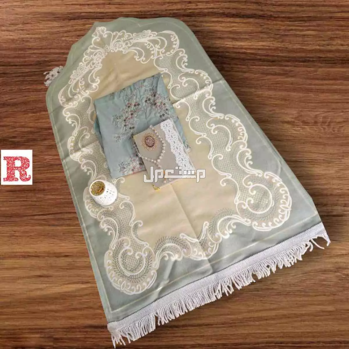 🌹عروضنا مستمره 🌹أطقم نسائيه صلاة خامه نظيف 🌹الطقم يتكون من 🌹سجاد صلاة محراب مبطن 🌹شرشف صلاة قطن 🌹الشرشف متوفر مرد /سحاب 🌹 مصحف نفس الصوره 🌹 مبخره +سبحه 🌹 بوكس
