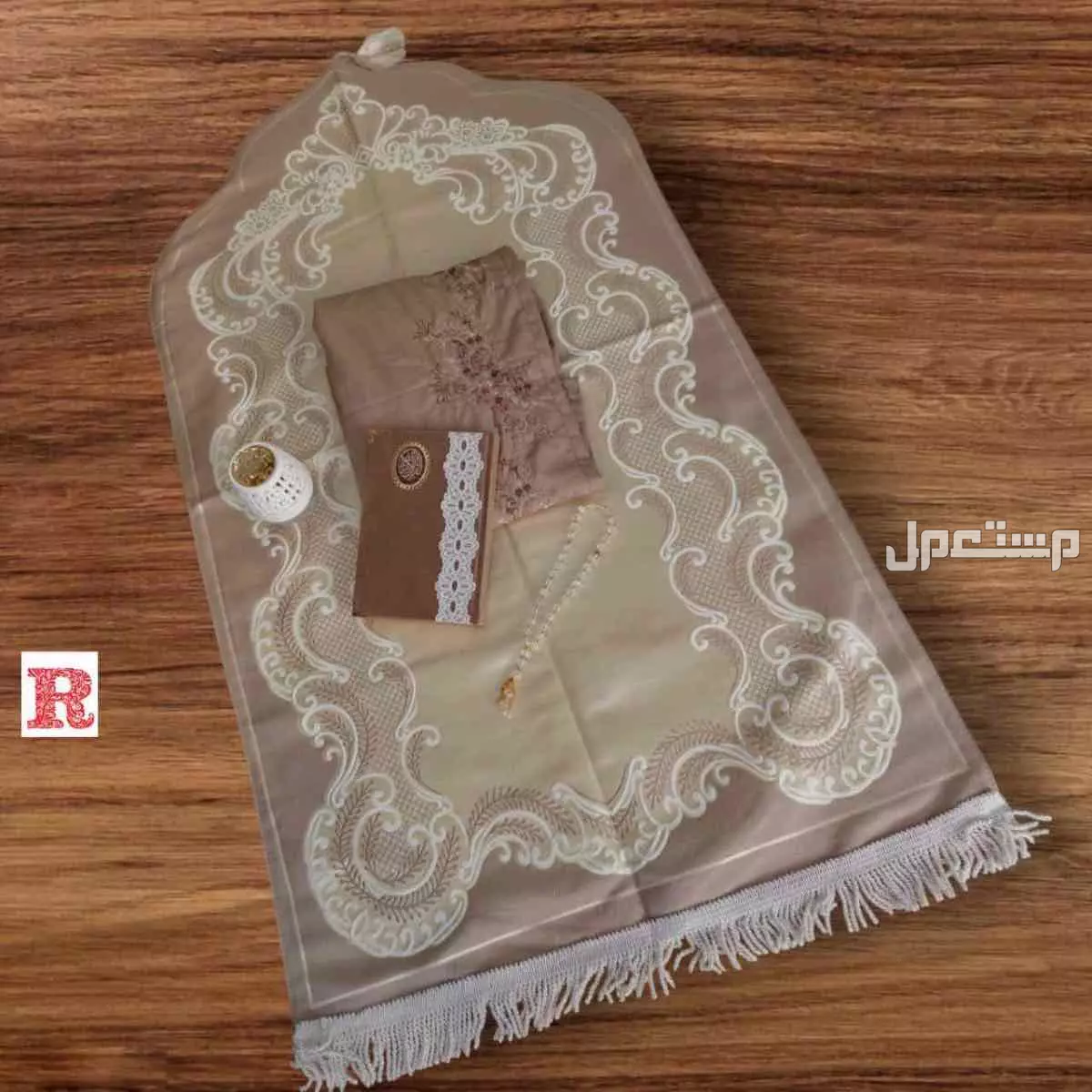 🌹عروضنا مستمره 🌹أطقم نسائيه صلاة خامه نظيف 🌹الطقم يتكون من 🌹سجاد صلاة محراب مبطن 🌹شرشف صلاة قطن 🌹الشرشف متوفر مرد /سحاب 🌹 مصحف نفس الصوره 🌹 مبخره +سبحه 🌹 بوكس