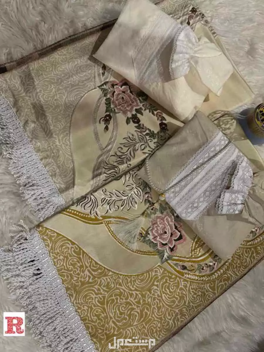 🌹عروضنا مستمره 🌹أطقم نسائيه صلاة خامه نظيف 🌹الطقم يتكون من 🌹سجاد صلاة محراب مبطن 🌹شرشف صلاة قطن 🌹الشرشف متوفر مرد /سحاب 🌹 مصحف نفس الصوره 🌹 مبخره +سبحه 🌹 بوكس