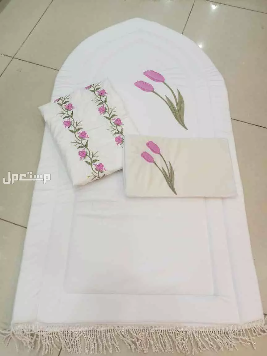 🌹عروضنا مستمره 🌹أطقم نسائيه صلاة خامه نظيف 🌹الطقم يتكون من 🌹سجاد صلاة محراب مبطن 🌹شرشف صلاة قطن 🌹الشرشف متوفر مرد /سحاب 🌹 مصحف نفس الصوره 🌹 مبخره +سبحه 🌹 بوكس
