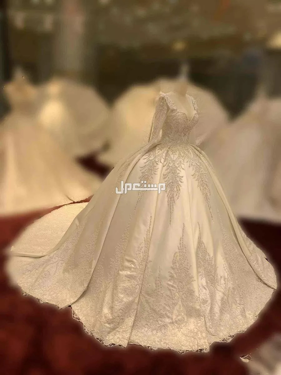 فستان زفاف عروس ملكي في جدة لبس مرة واحدة فقط مع كامل ملحقاته