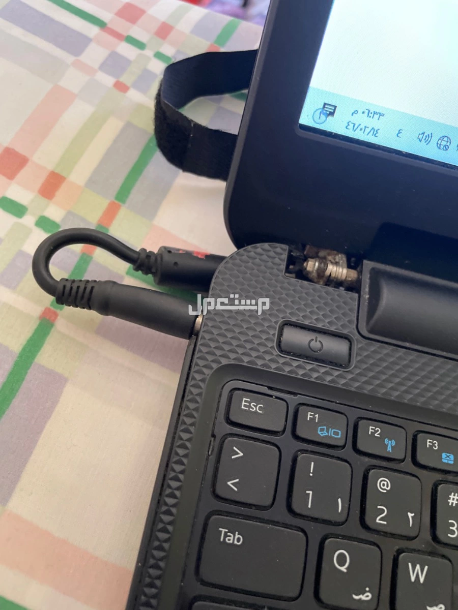 لاب توب قديم شغال لكن الواير يحتاج تثبيت عند مصلح لاب توب dell