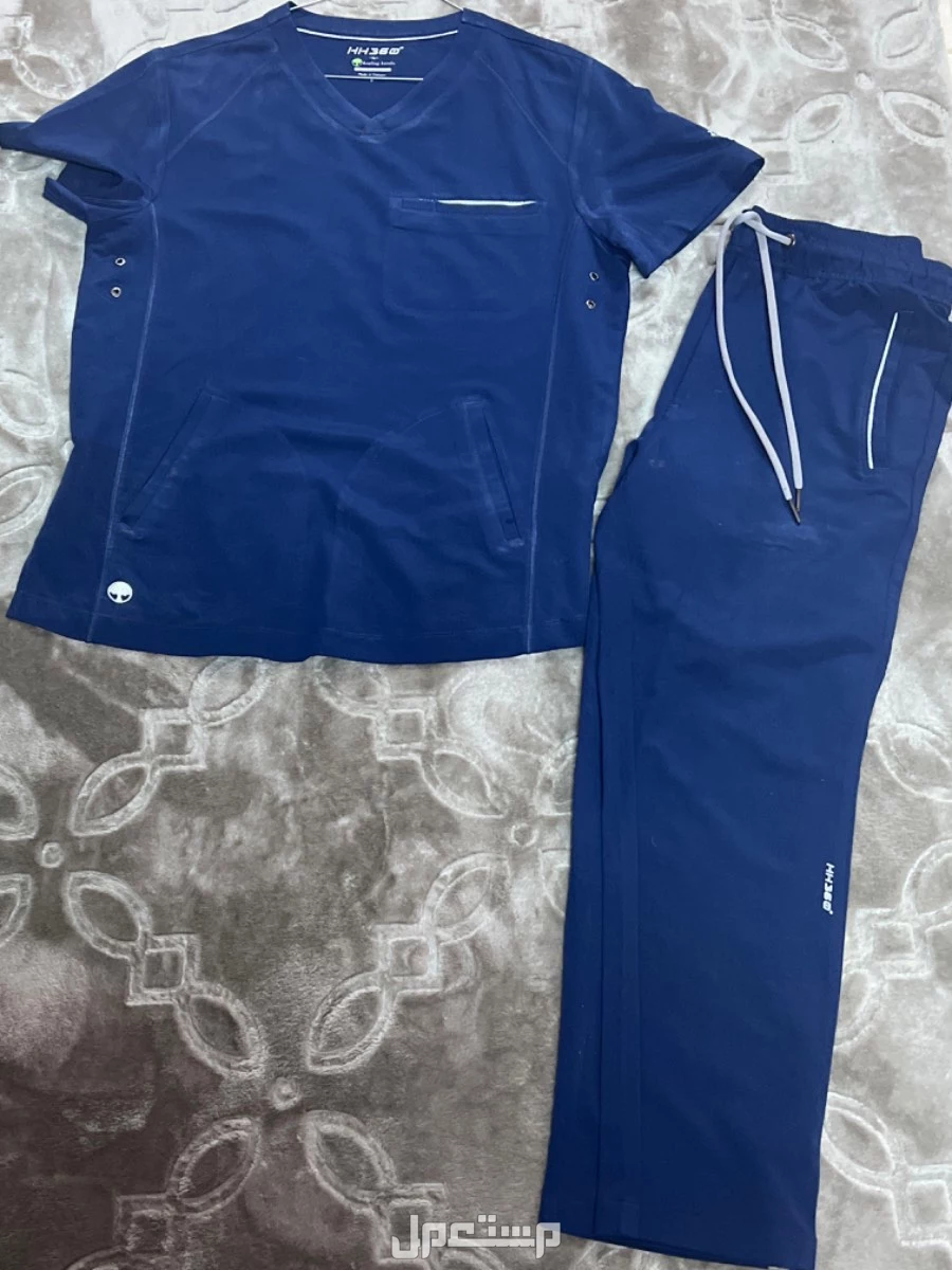 ملابس ممرضين خاصه ب الرجال فقط بحاله جيده مقسات S -M-XL-L