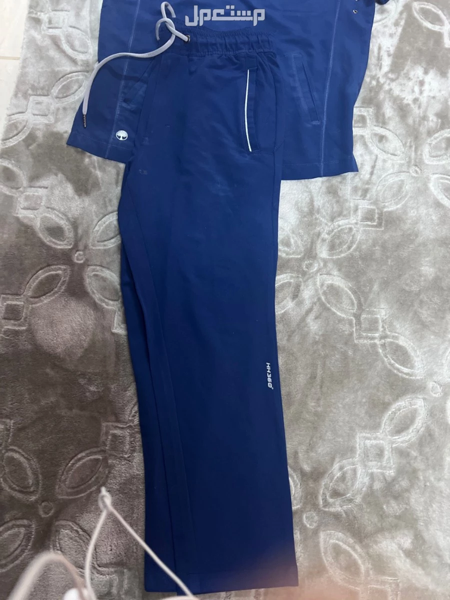 ملابس ممرضين خاصه ب الرجال فقط بحاله جيده مقسات S -M-XL-L