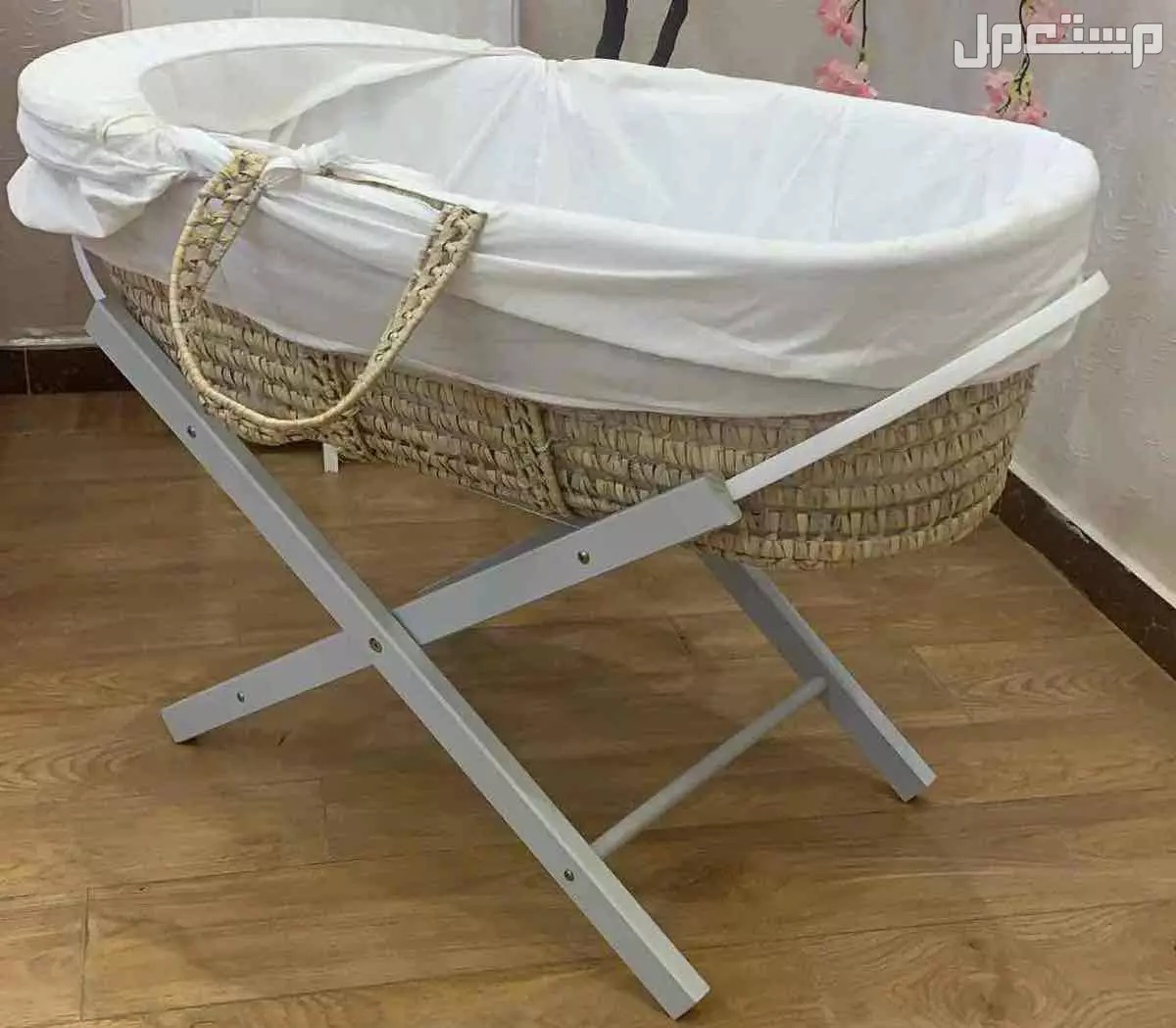 سرير رضيع للبيع في ابها حي الموظفين