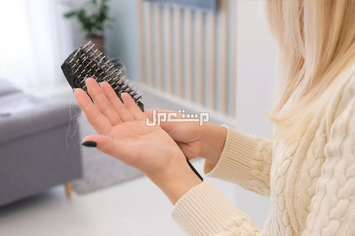 تفسير حلم تساقط الشعر للعزباء والمتزوجة ما معنى تساقط الشعر بغزارة في المنام للعزباء؟