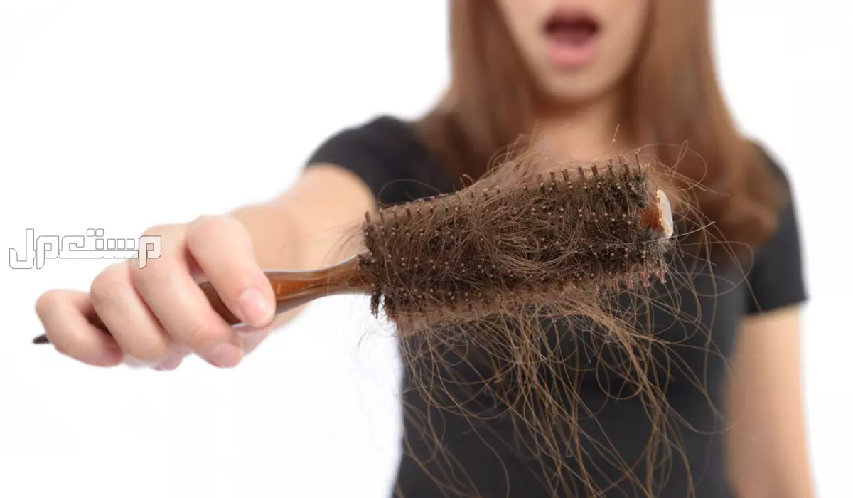 تفسير حلم تساقط الشعر للعزباء والمتزوجة سقوط الشعر في المنام للمرأة المتزوجة