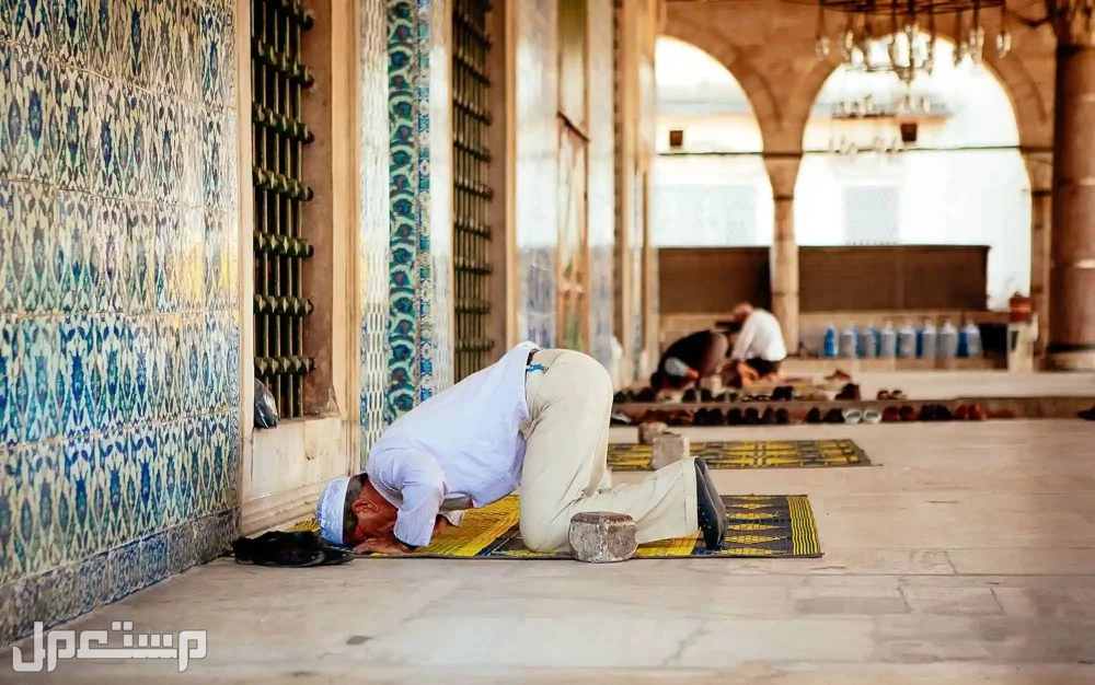 تفسير حلم الصلاة في المسجد النبوي للرجل والمرأة العزباء الصلاة في المسجد النبوي
