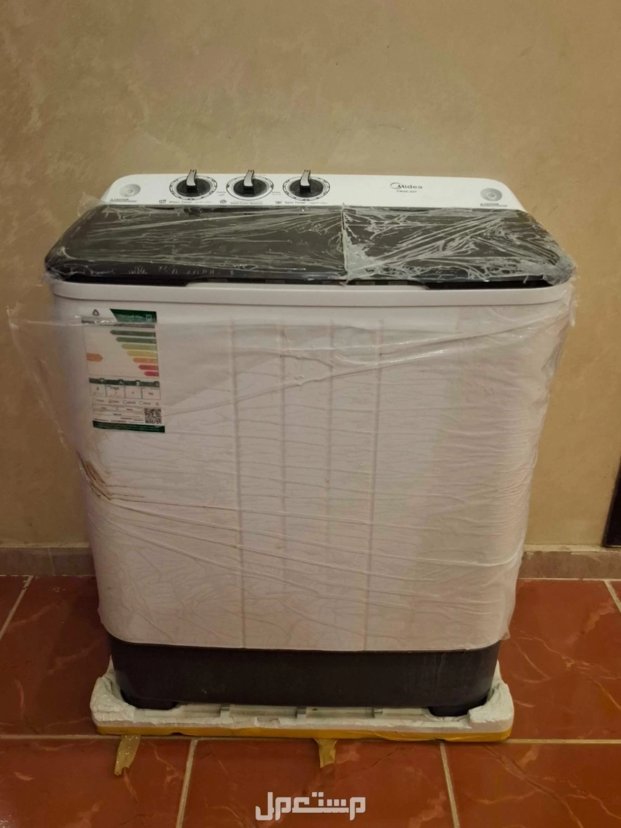 غسالة نصف اوتوماتيك 7 كيلو استعمال خفيف بحالة الزيرو نظيفة من نوعة media