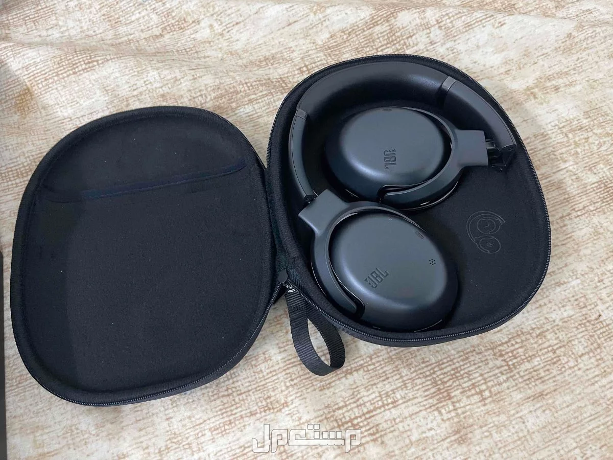 سماعه ام تو جي بي ال الاصليه من جرير نظيفه مالها اسبوع اخذت