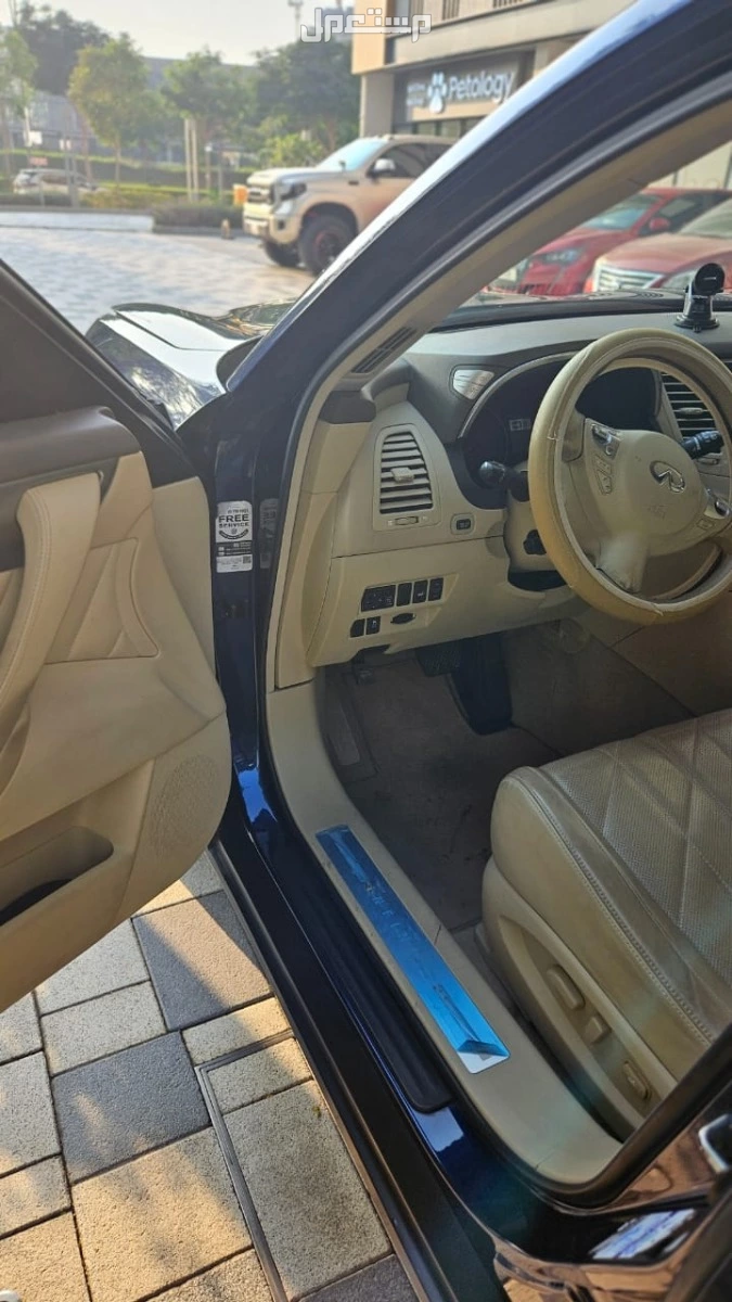 انفنتي QX70 2020 في دبي بسعر 90 ألف درهم إماراتي