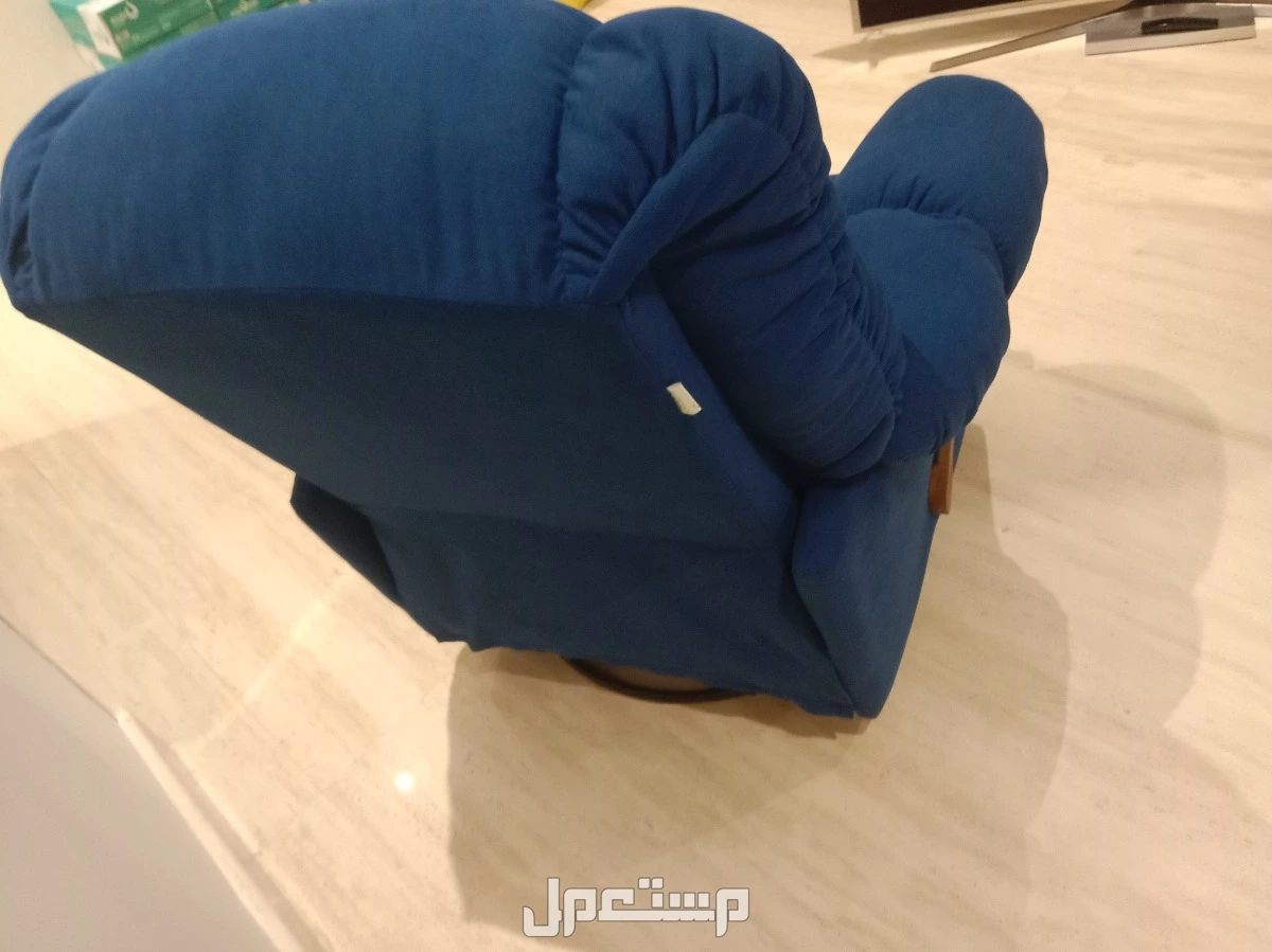 للبيع كرسي استرخاء جديد تمديد للارجل وتحريك للظهر ولف 360 درجه في الرياض بسعر 700 ريال سعودي