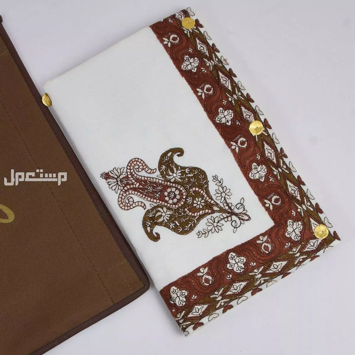 شال كشميري  خامه جوده عاليه  🛍️ضمان الجوده والخامه  *شال كشميري خامه نظيفه جدا تطريز بدقه* 🛍️كيس علاقي لشال باسم الماركه  في قمه الروعه  *✒️عباره بطلب* *🚗توصيل فوري* *🚛شحن من الرياض* *🎀