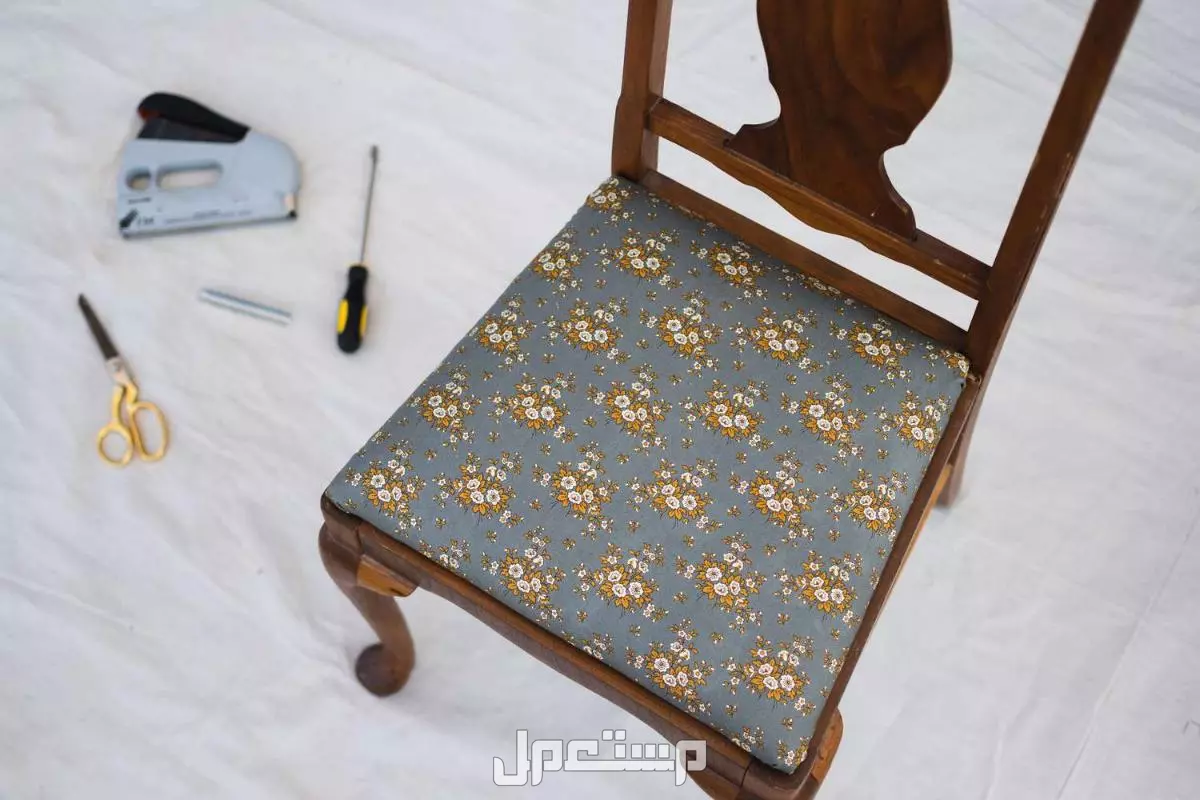 كيفية تنجيد كراسي السفرة خطوة بخطوة بأقل تكلفة أفضل نصائح لتنجيد كراسي السفرة