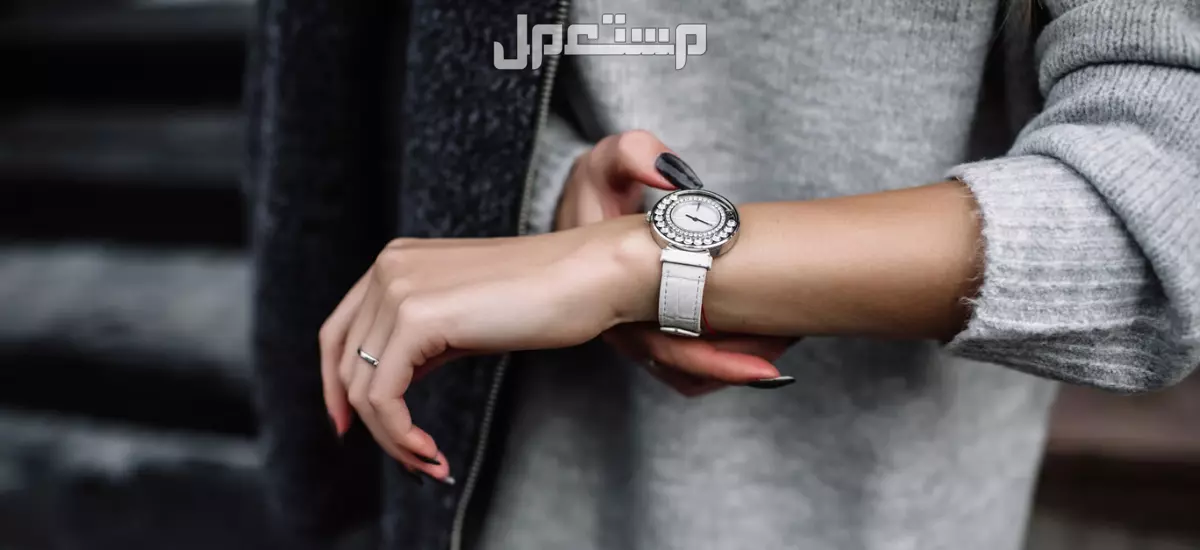 أفضل وأشهر ماركات الساعات النسائية بالصور 2025 شكل الساعة في اليد